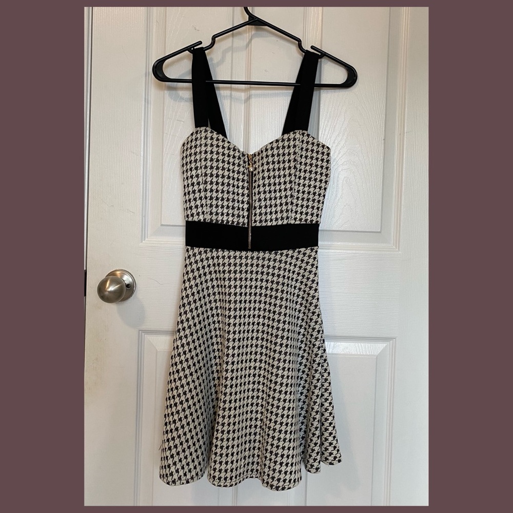 Parisian Collection Dress Black and White with Elastic/Stretchy waist